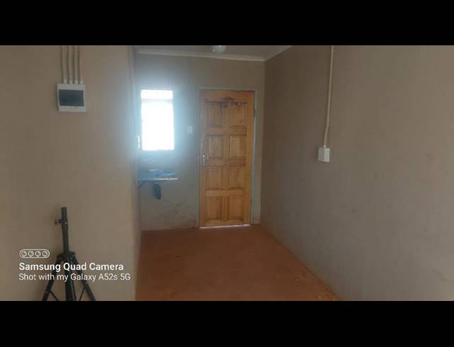 2 BEDROOM HOUSE FOR SALE IN ROSSLYN